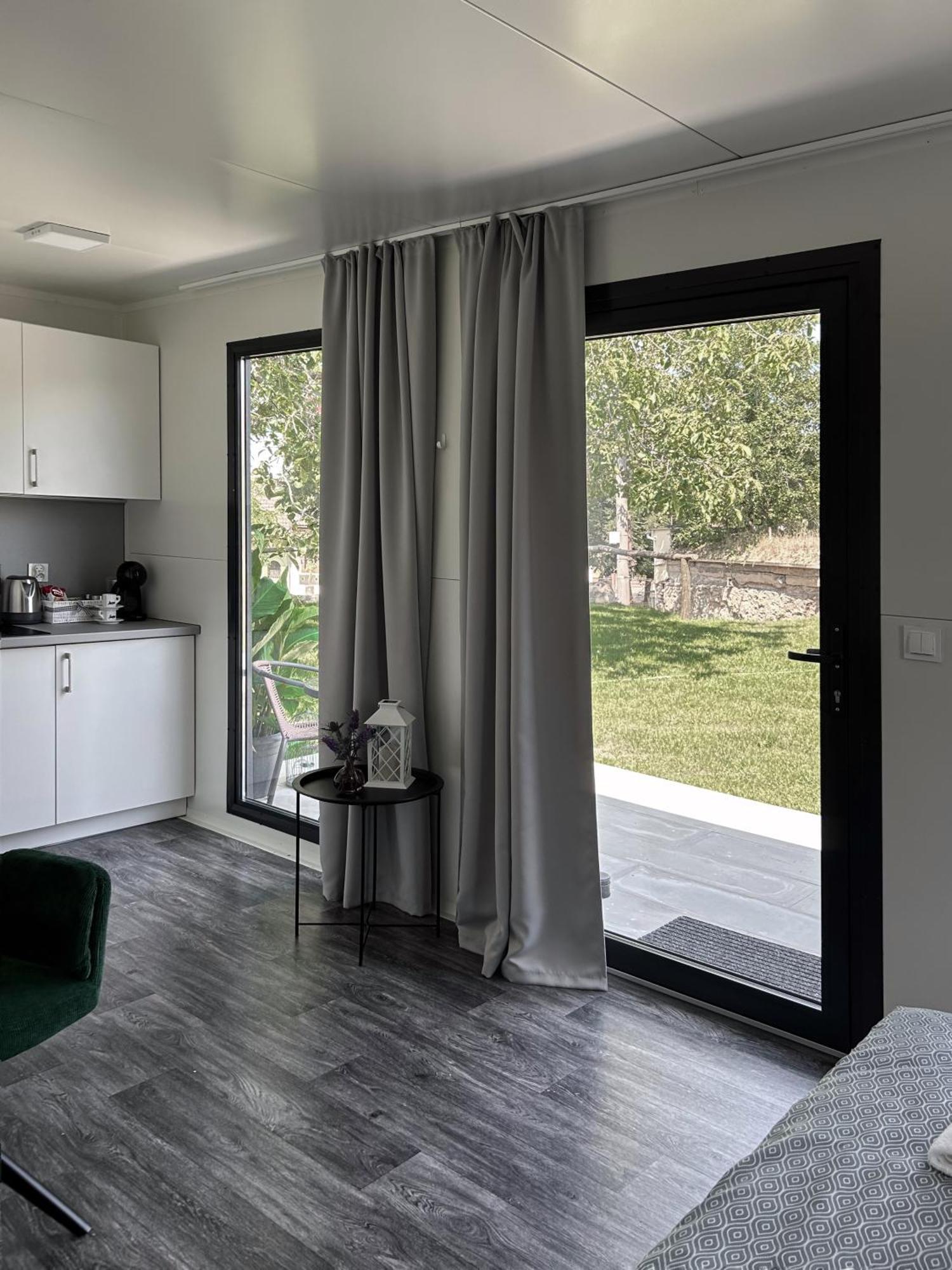 Apartament Tiny House Mezi Sklepy Kobylí Zewnętrze zdjęcie