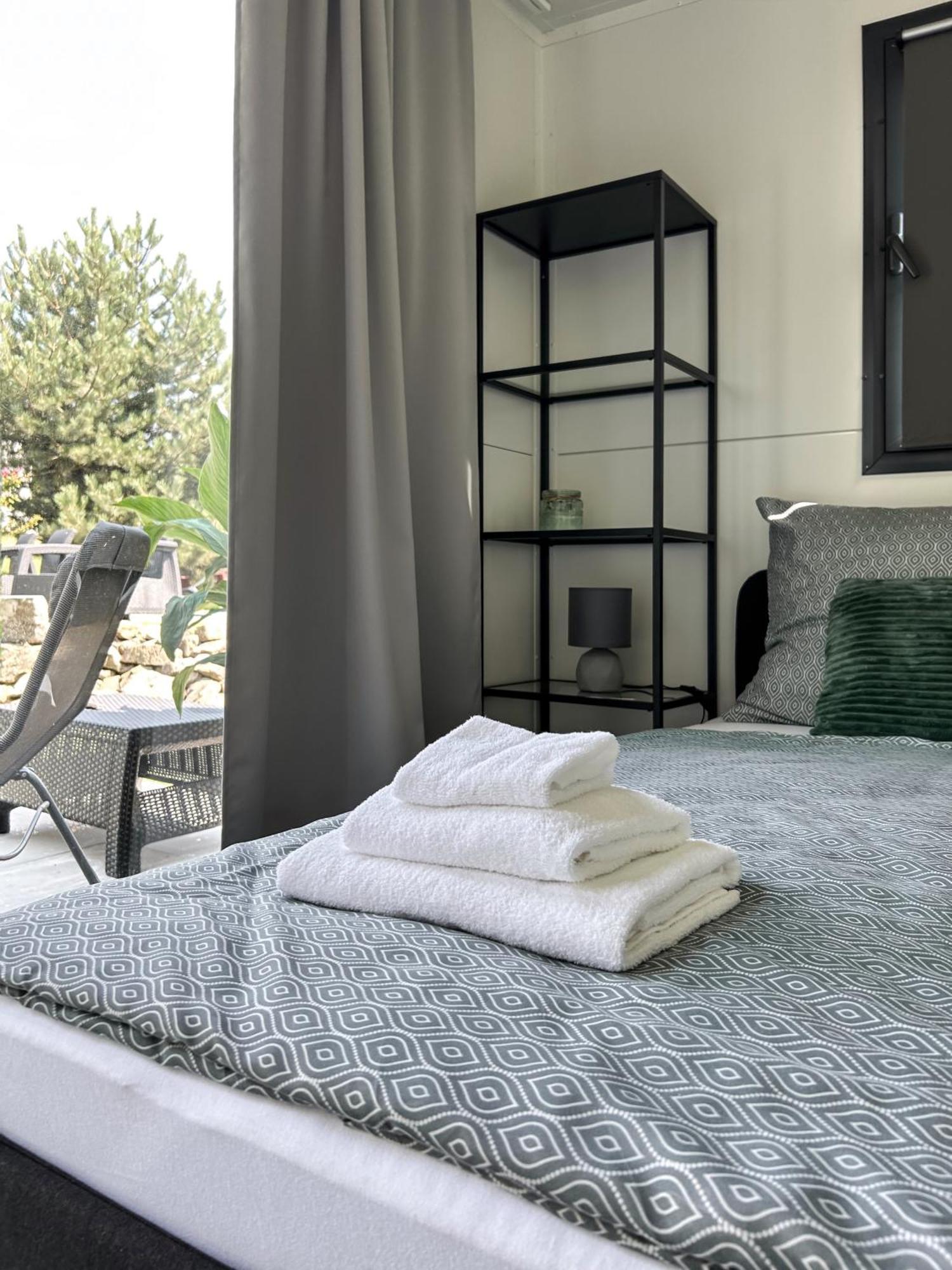 Apartament Tiny House Mezi Sklepy Kobylí Zewnętrze zdjęcie